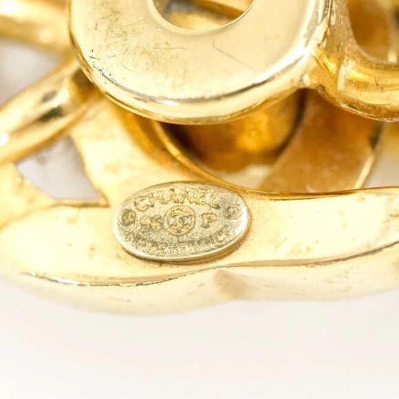 CHANEL CC Logo TurnLock Vintage Bracelet 6.5" Gold Tone 96P Auth w/Box #11420 - Picture 5 of 6